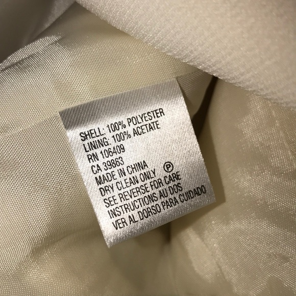 Tahari Arthur s. Levine petite 8P white jacket damaged - Picture 5 of 7
